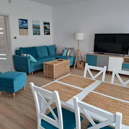 Dom Nad Morzem, Basen, Plaza, Silownia, Plac Zabaw, Kort Tenisowy * 尤斯托尼莫斯基