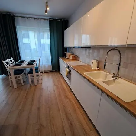 Dom Nad Morzem, Basen, Plaza, Silownia, Plac Zabaw, Kort Tenisowy 度假居 尤斯托尼莫斯基