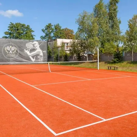 Dom Nad Morzem, Basen, Plaza, Silownia, Plac Zabaw, Kort Tenisowy 尤斯托尼莫斯基