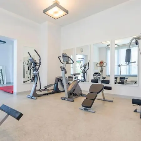 Dom Nad Morzem, Basen, Plaza, Silownia, Plac Zabaw, Kort Tenisowy * Ustronie Morskie