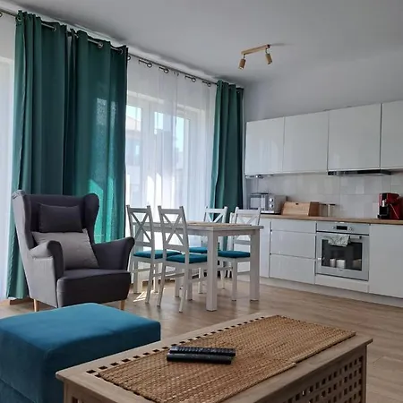 Dom Nad Morzem, Basen, Plaza, Silownia, Plac Zabaw, Kort Tenisowy * 尤斯托尼莫斯基